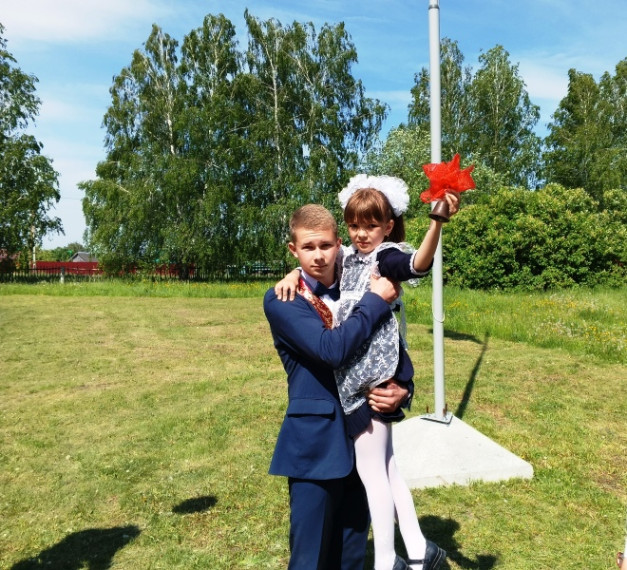 Звенит последний звонок!.